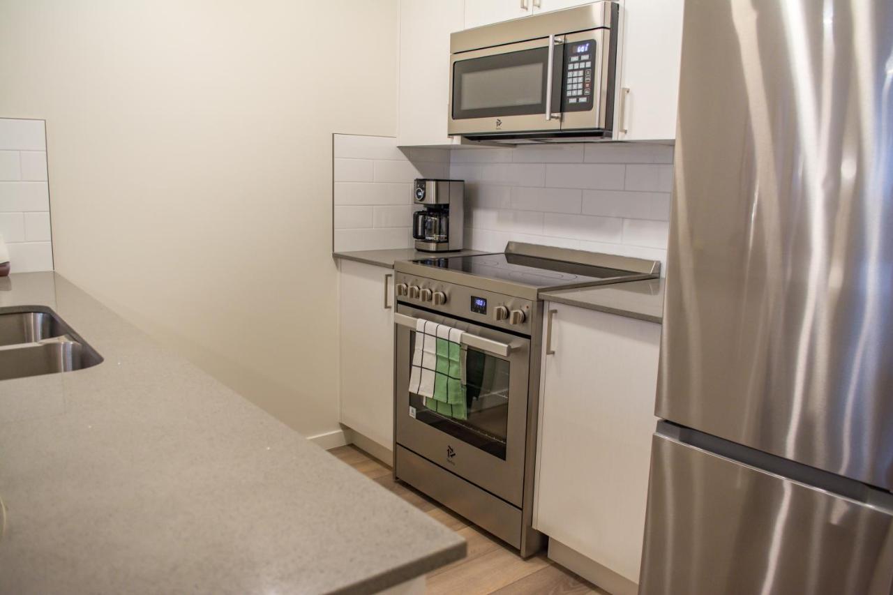 Globalstay New Apartments In Cranbrook Free Street Parking YYC المظهر الخارجي الصورة